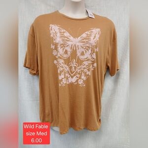 Wild Fable womens butterfly graphic tee. Size medium. New with tags